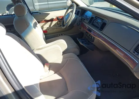 2002 Mercury Grand Marquis Gs z USA, uszkodzony, nr VIN 2MEFM74W92X663530